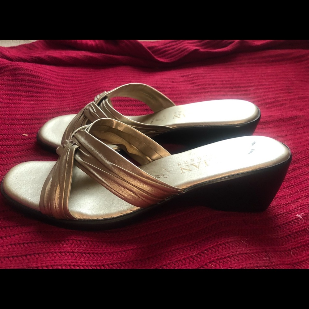 Italian Shoemakers gold wedge sandals size 8